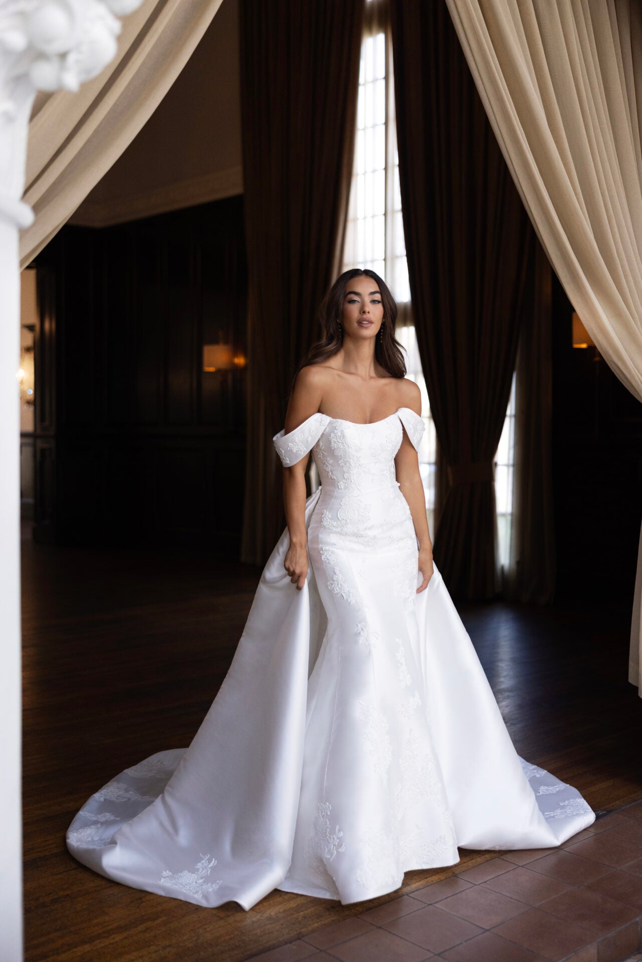 Elegant Matte Lace and Mikado Fit-and-Flare Wedding Dress with Detachable Overskirt