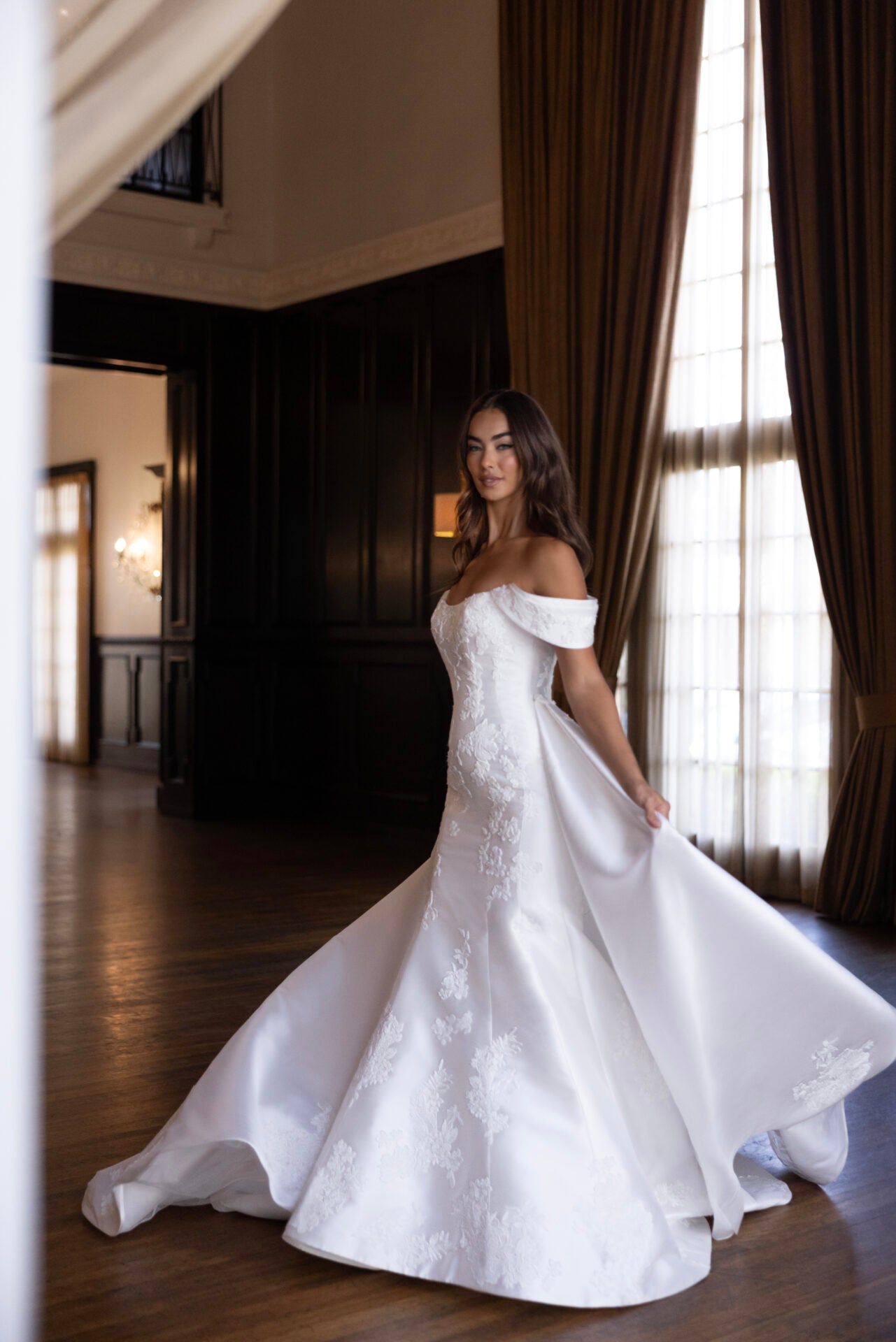 Elegant Matte Lace and Mikado Fit-and-Flare Wedding Dress with Detachable Overskirt
