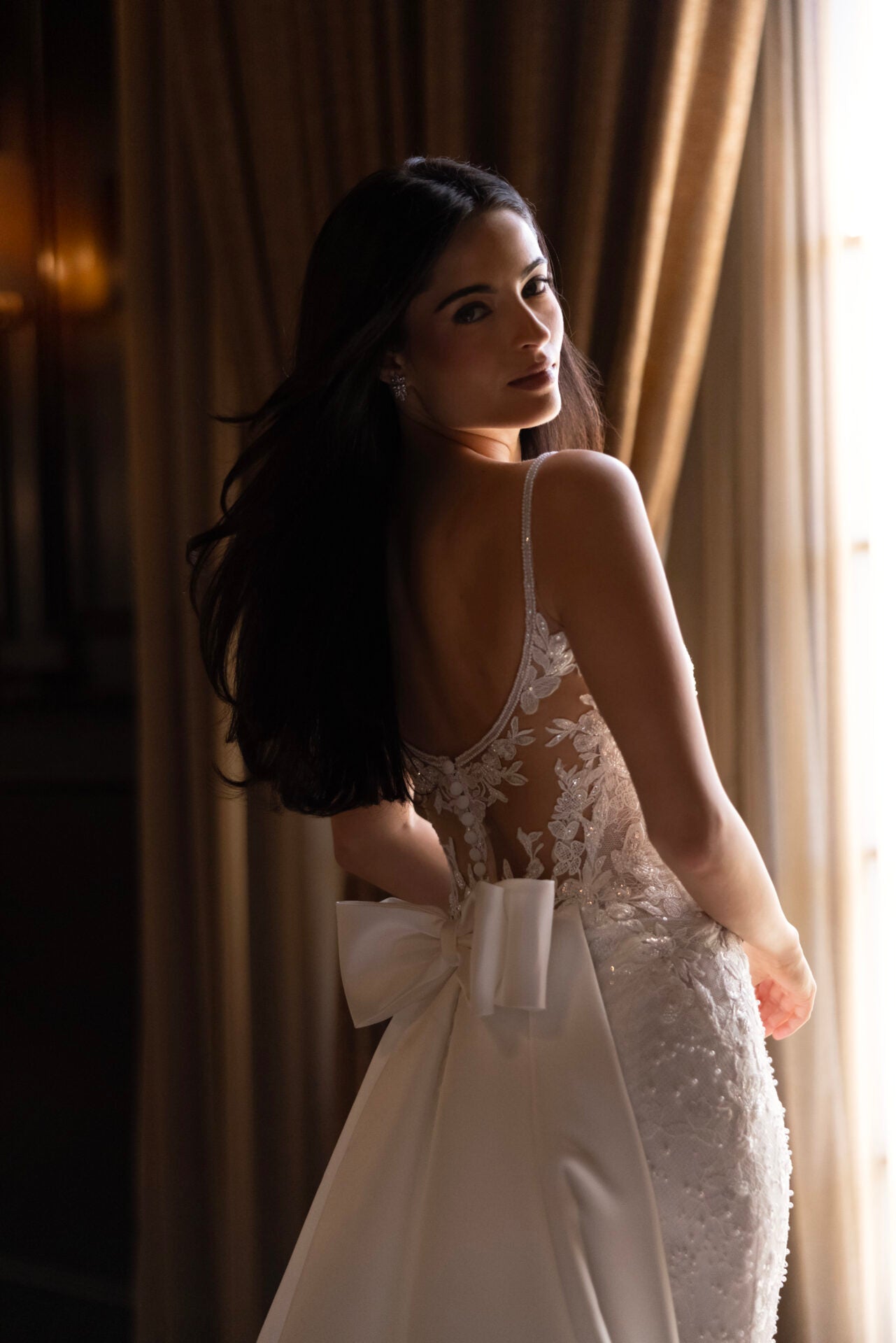 Sparkling Lace Sheath Wedding Dress with Square Neckline and Detachable Overskirt